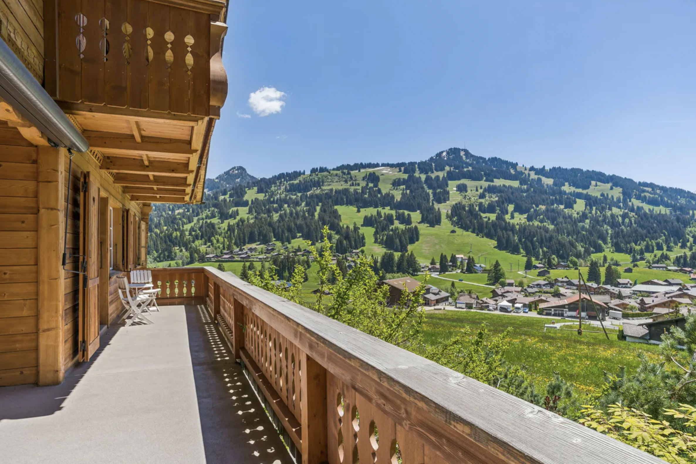 A Private Alpine Retreat with Panoramic Mountain Views